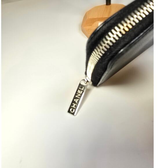 CHANEL Vintage Caviar Sevruga Long Zip Wallet Black - Picture 3 of 10